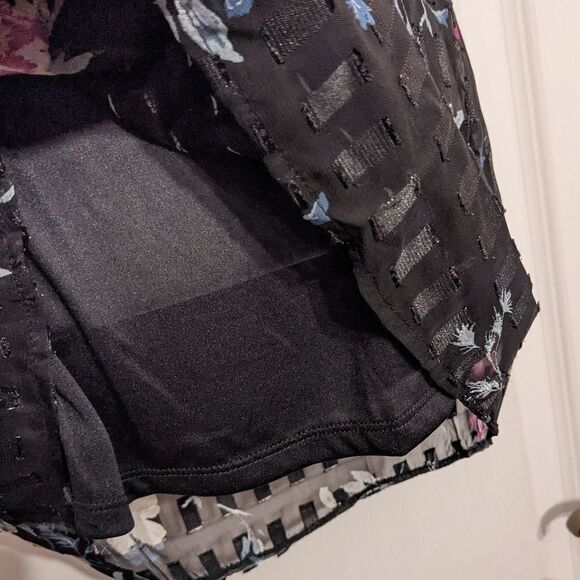 Nwt BLOUSOLIGY Black Floral Blouse With Puff Sleeves Size Small @Z - Picture 10 of 13